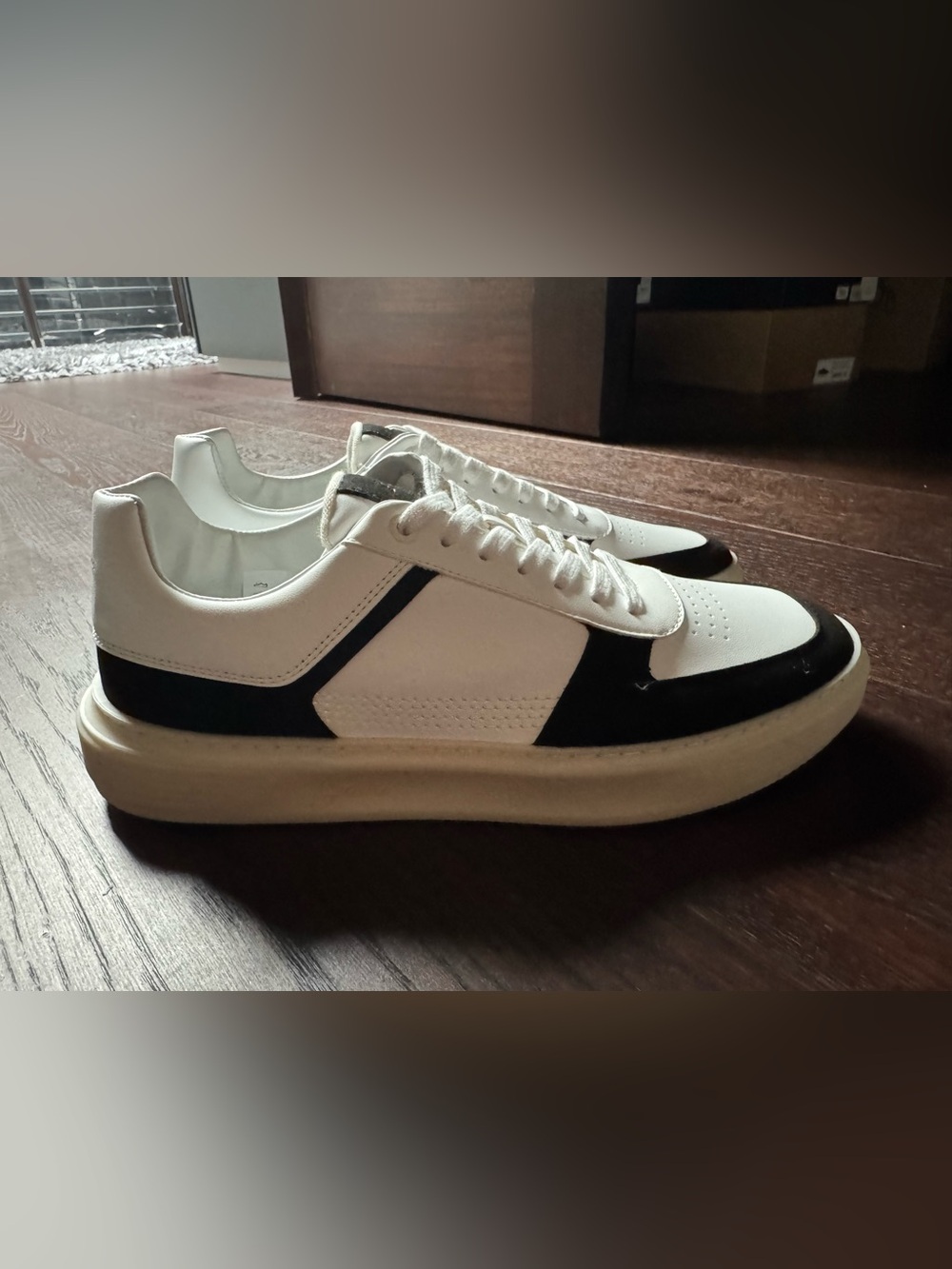 Good Man Brand White and Black Low-Top Sneakers
